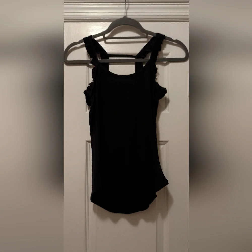 Chaser brand Black ribbed ruffle Tank Top New With Tags Small - Picture 9 of 9